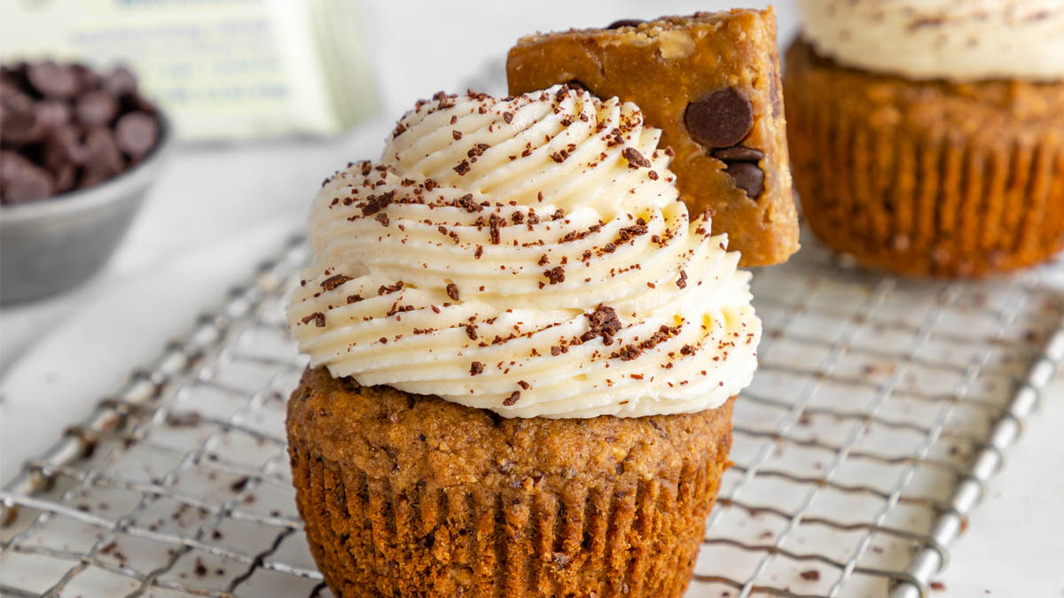 Oatmeal Cookie Cupcakes