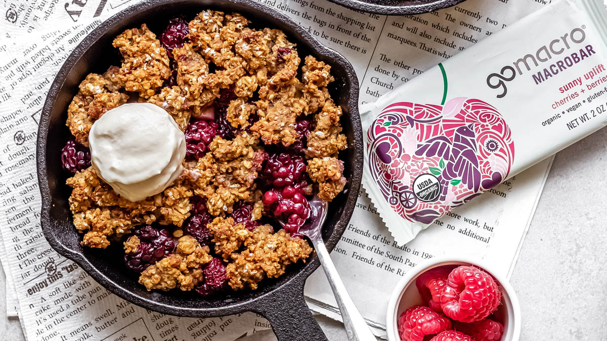 GoMacro sunny uplift berry crisp