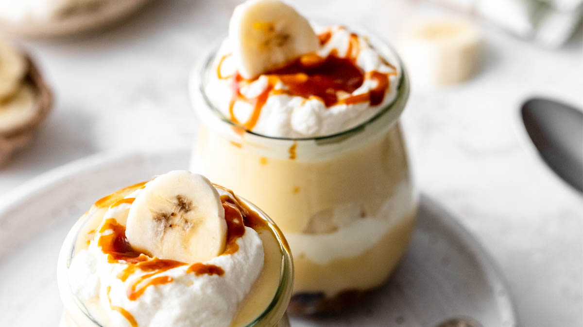Banana caramel cream dessert