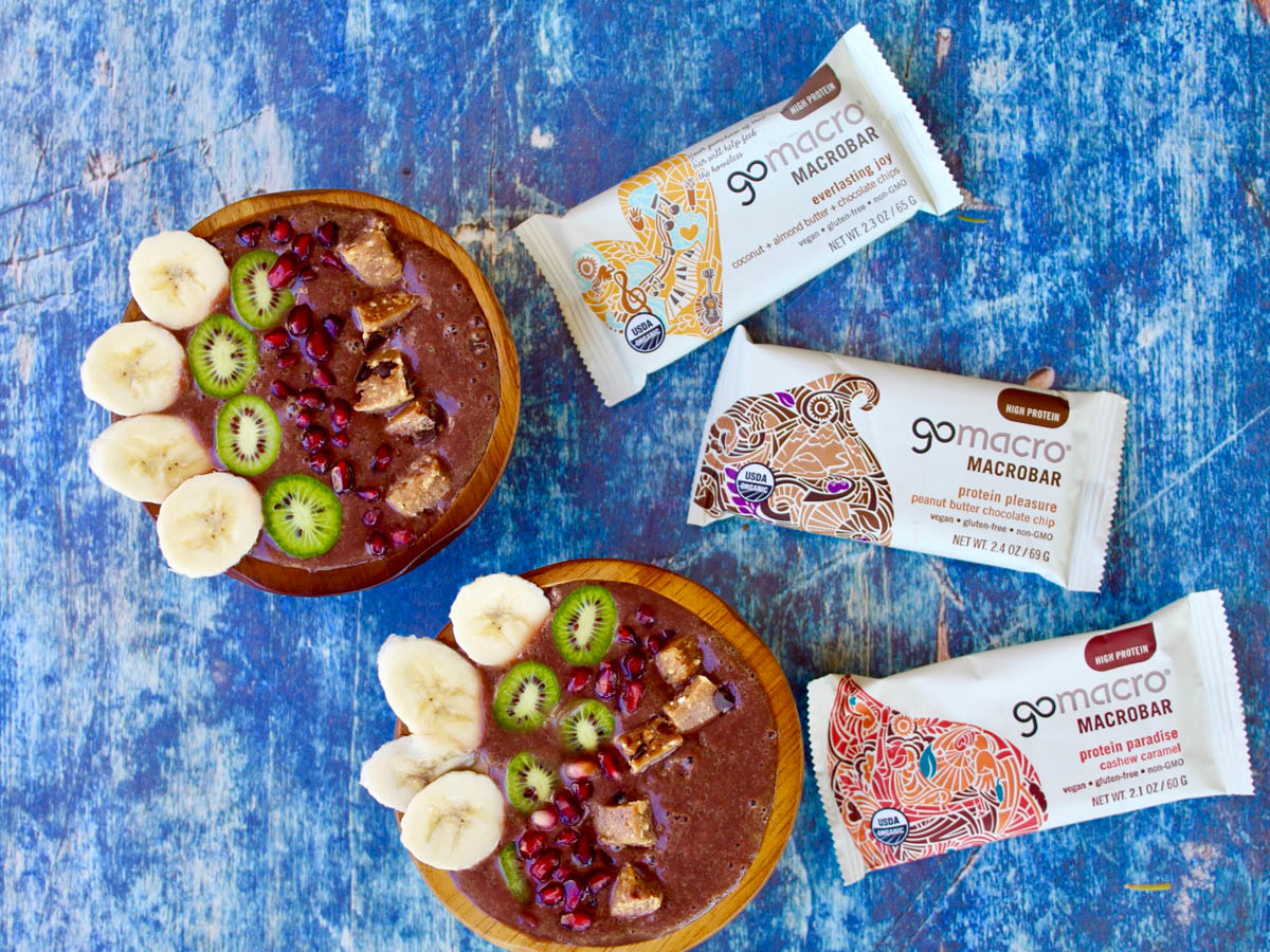 Smoothie bowls next to GoMacro protein bars
